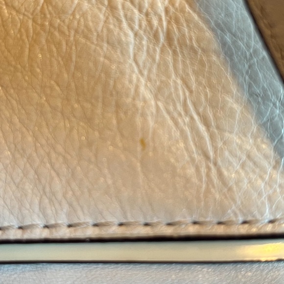 Vintage Coach Purse. From early 2000’s, unique & stylish. - Picture 8 of 9